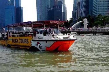 Trải nghiệm đảo quốc Sư tử bằng Duck Tour