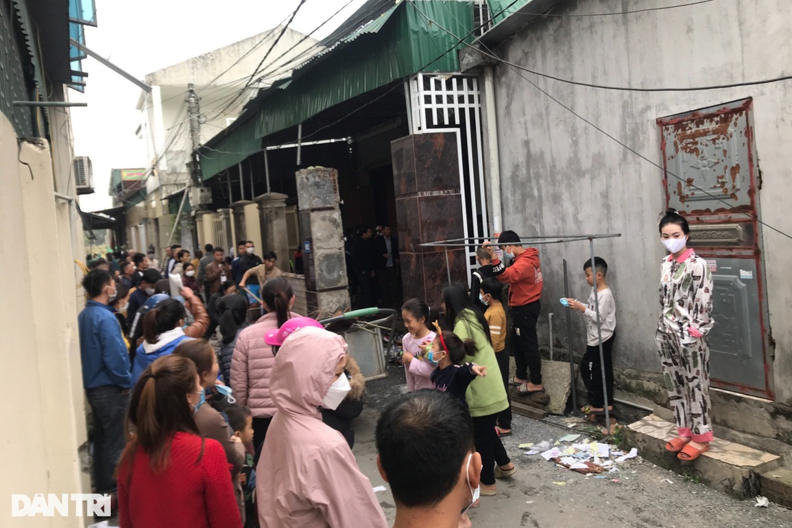 Vụ nổ như bom ở Nghệ An: Nạn nhân bỏng 80%, vợ con may mắn thoát nạn - 3 Vụ nổ như bom ở Nghệ An: Nạn nhân bỏng 80%, vợ con may mắn thoát nạn - 3