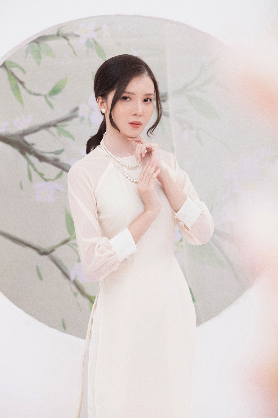 Hoa khôi Huỳnh Thúy Vi: Xuân năm nay rất khác trong trái tim mỗi người - 1 Hoa khôi Huỳnh Thúy Vi: Xuân năm nay rất khác trong trái tim mỗi người - 1
