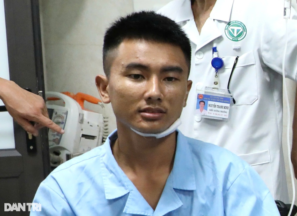 Nạn nhân vụ sập cầu Phong Châu kể giây phút ôm cây chuối trôi dọc sông Hồng - 2 Nạn nhân vụ sập cầu Phong Châu kể giây phút ôm cây chuối trôi dọc sông Hồng - 2