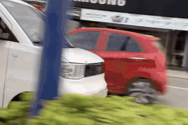 Xử phạt nữ tài xế lái ô tô chạy ngược chiều trên quốc lộ 13 qua Bình Dương