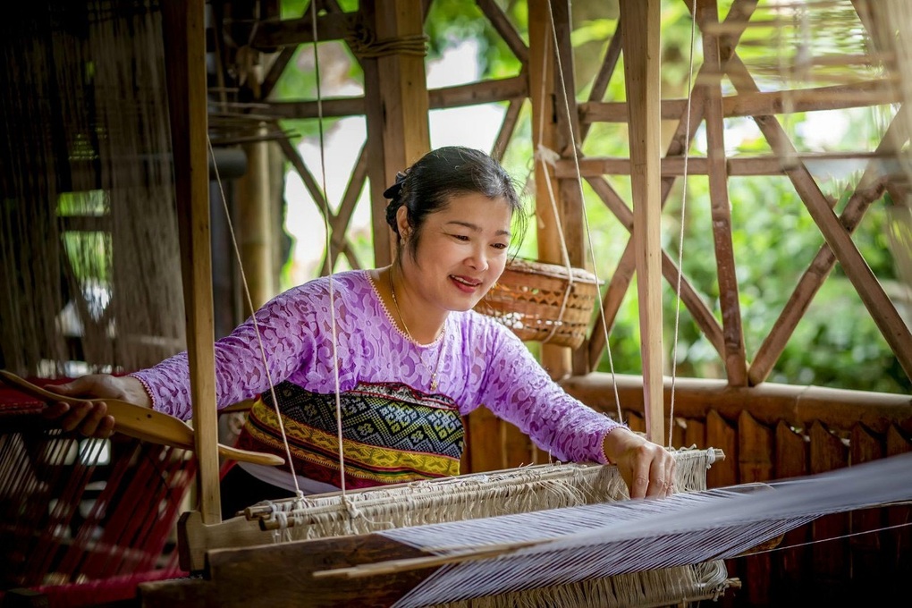 Hòa Bình: Dệt thổ cẩm truyền thống gắn với du lịch cộng đồng - 1 Hòa Bình: Dệt thổ cẩm truyền thống gắn với du lịch cộng đồng - 1