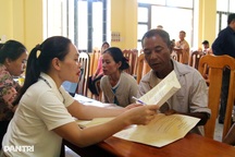 Cán bộ "phải đi tới, không chờ người dân đi tìm"