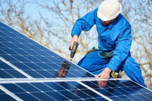 Bộ Công Thương giục giá điện gió, mặt trời, EVN nói chưa được hướng dẫn