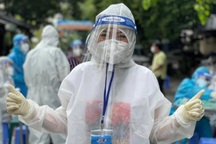 Phương Thanh chia sẻ những ngày cùng nghệ sĩ đồng hành chống dịch