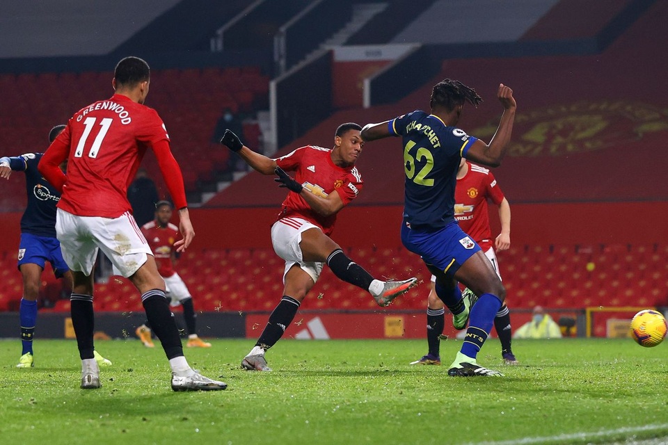 Man Utd chia 9 bàn thắng cho 9 cầu thủ của Southampton - 19 Man Utd chia 9 bàn thắng cho 9 cầu thủ của Southampton - 19
