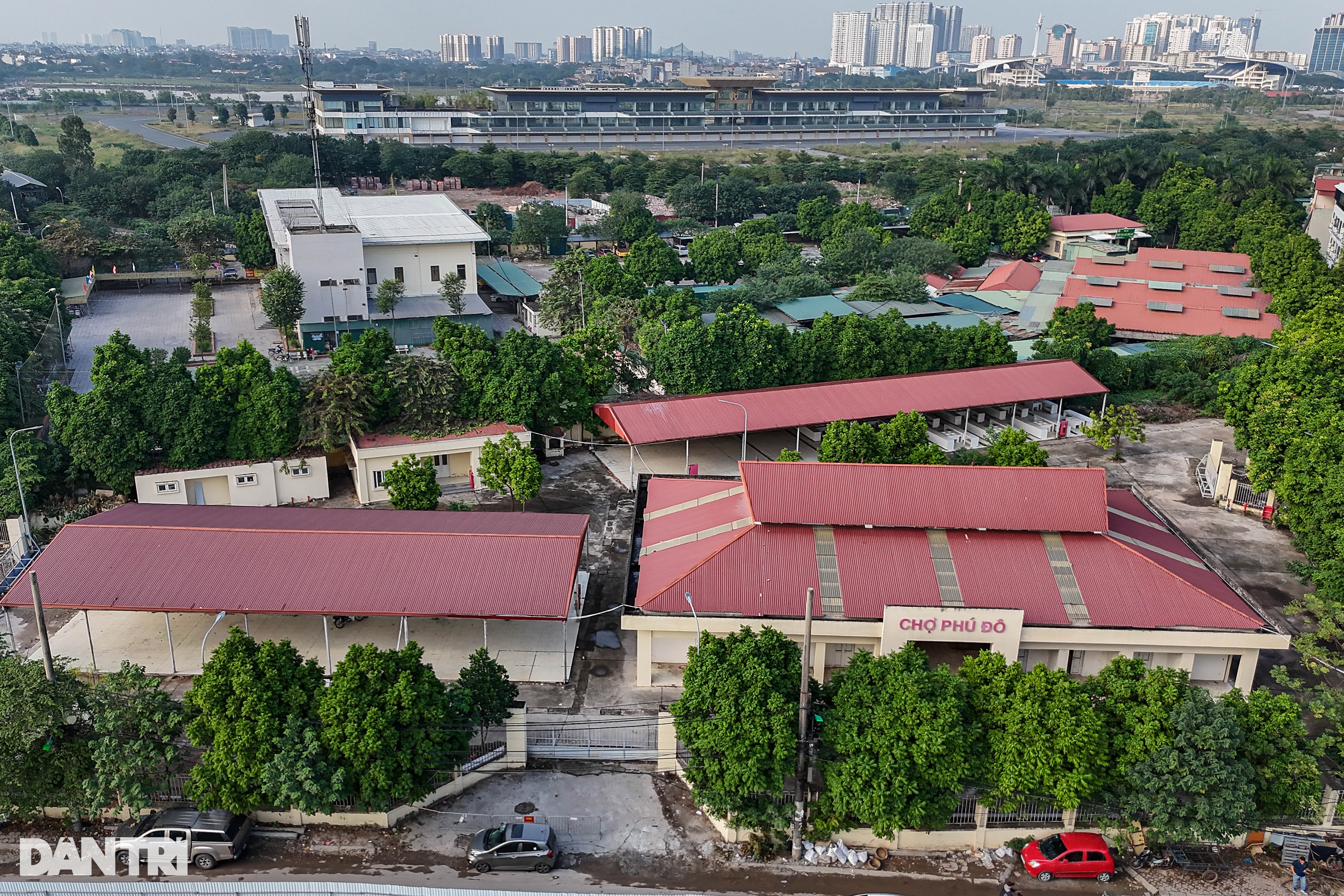 Cỏ mọc um tùm, rác chất đống ở hàng loạt chợ tiền tỷ bị bỏ hoang tại Hà Nội - 8