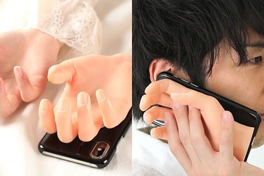 Ốp điện thoại "tay nắm tay" cho người ế bền vững