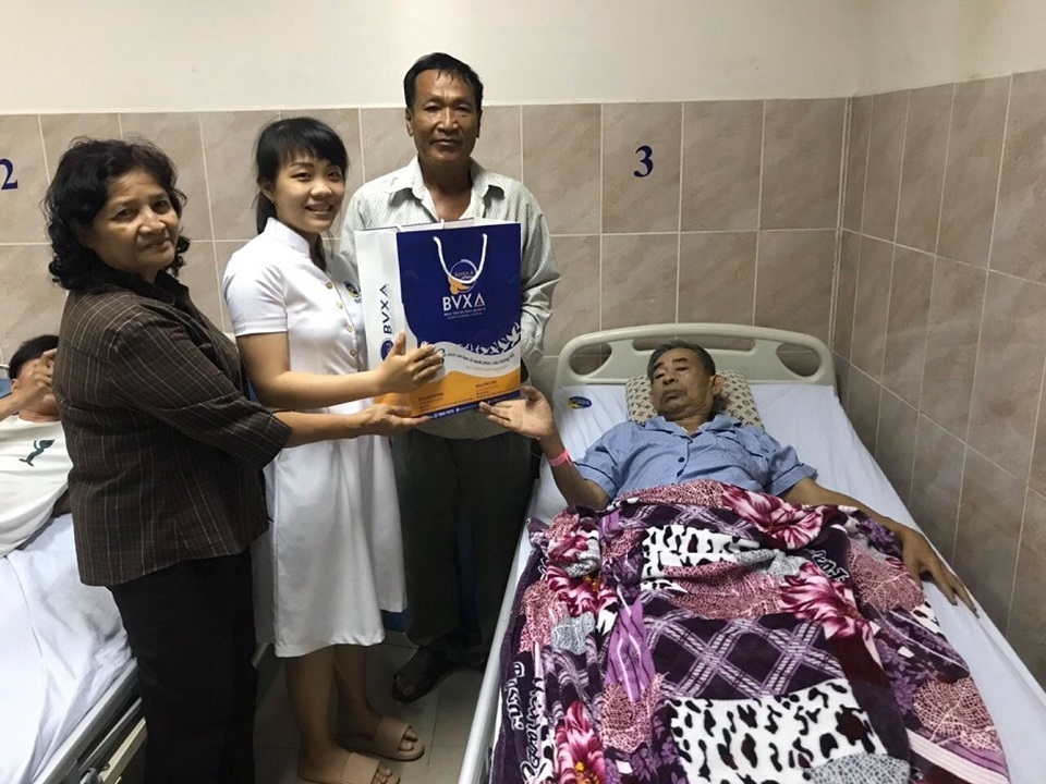 Khoảnh khắc giao thừa trong bệnh viện của các bác sĩ - 4 Khoảnh khắc giao thừa trong bệnh viện của các bác sĩ - 4