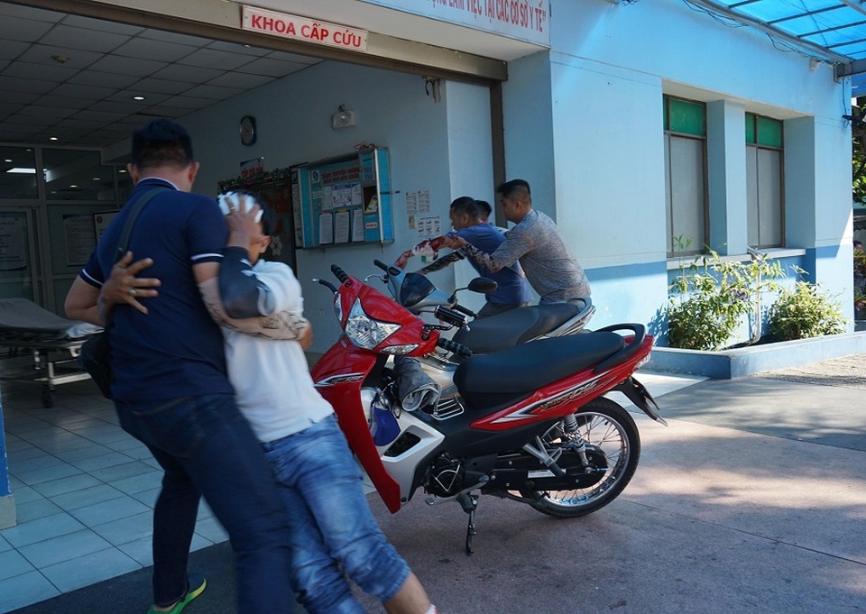 Tóm gọn nhóm giang hồ truy sát nhau trong bệnh viện - 1 Tóm gọn nhóm giang hồ truy sát nhau trong bệnh viện - 1