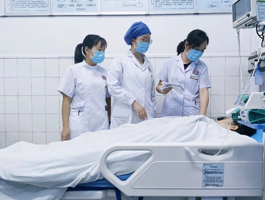 Cô gái suýt chết vì uống thuốc nhuận tràng 2 tuần để mặc vừa một chiếc váy - 1 Cô gái suýt chết vì uống thuốc nhuận tràng 2 tuần để mặc vừa một chiếc váy - 1