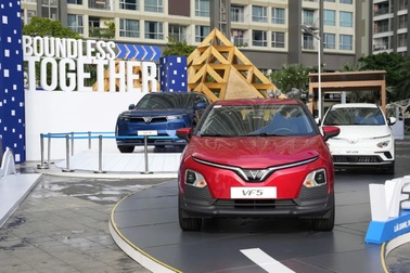 VinFast là hãng xe bán chạy nhất tháng 9