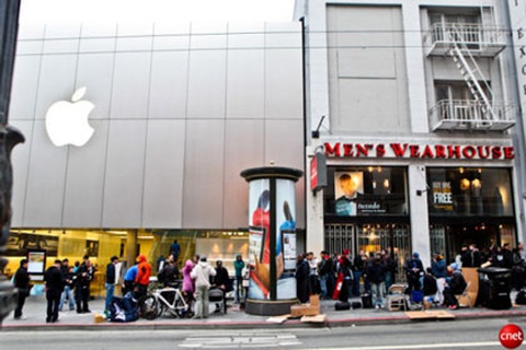 Apple bán 1,5 triệu iPhone 4 trong ngày đầu tiên ra mắt