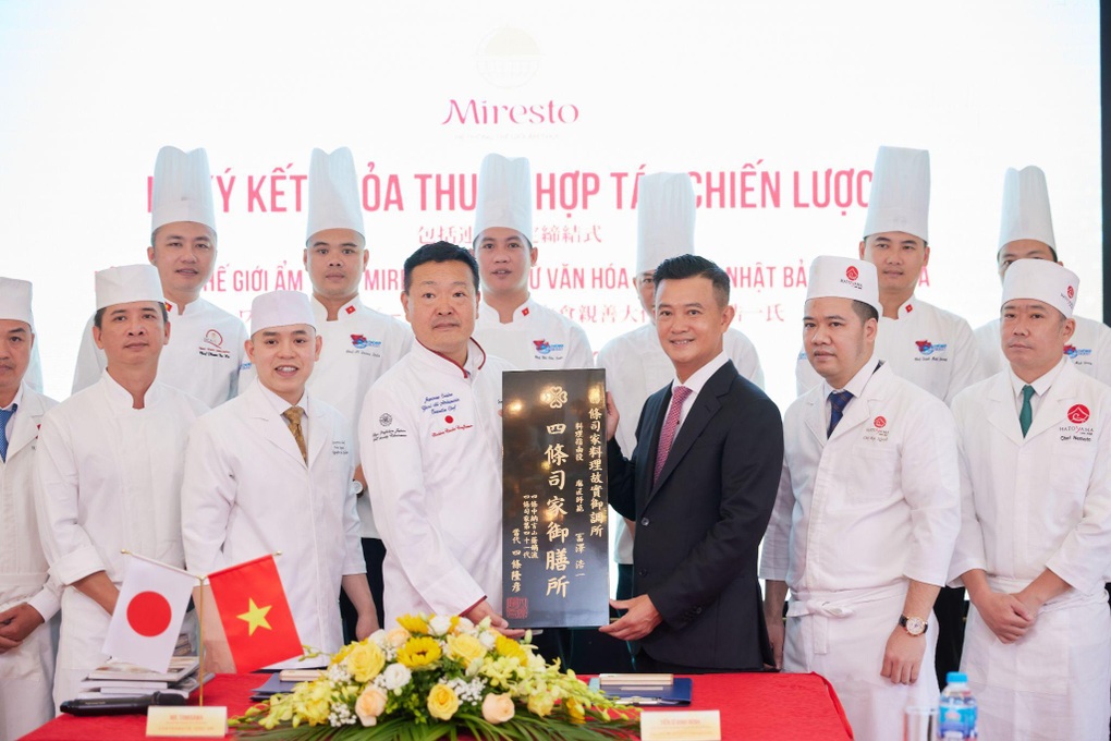 Tiệc chiêu đãi Đại sứ văn hóa ẩm thực Nhật Bản Tomisawa - 4 Tiệc chiêu đãi Đại sứ văn hóa ẩm thực Nhật Bản Tomisawa - 4