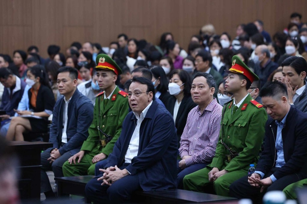Bị hại vụ Tân Hoàng Minh có được nhận tiền trực tiếp tại Tòa án không? - 1 Bị hại vụ Tân Hoàng Minh có được nhận tiền trực tiếp tại Tòa án không? - 1