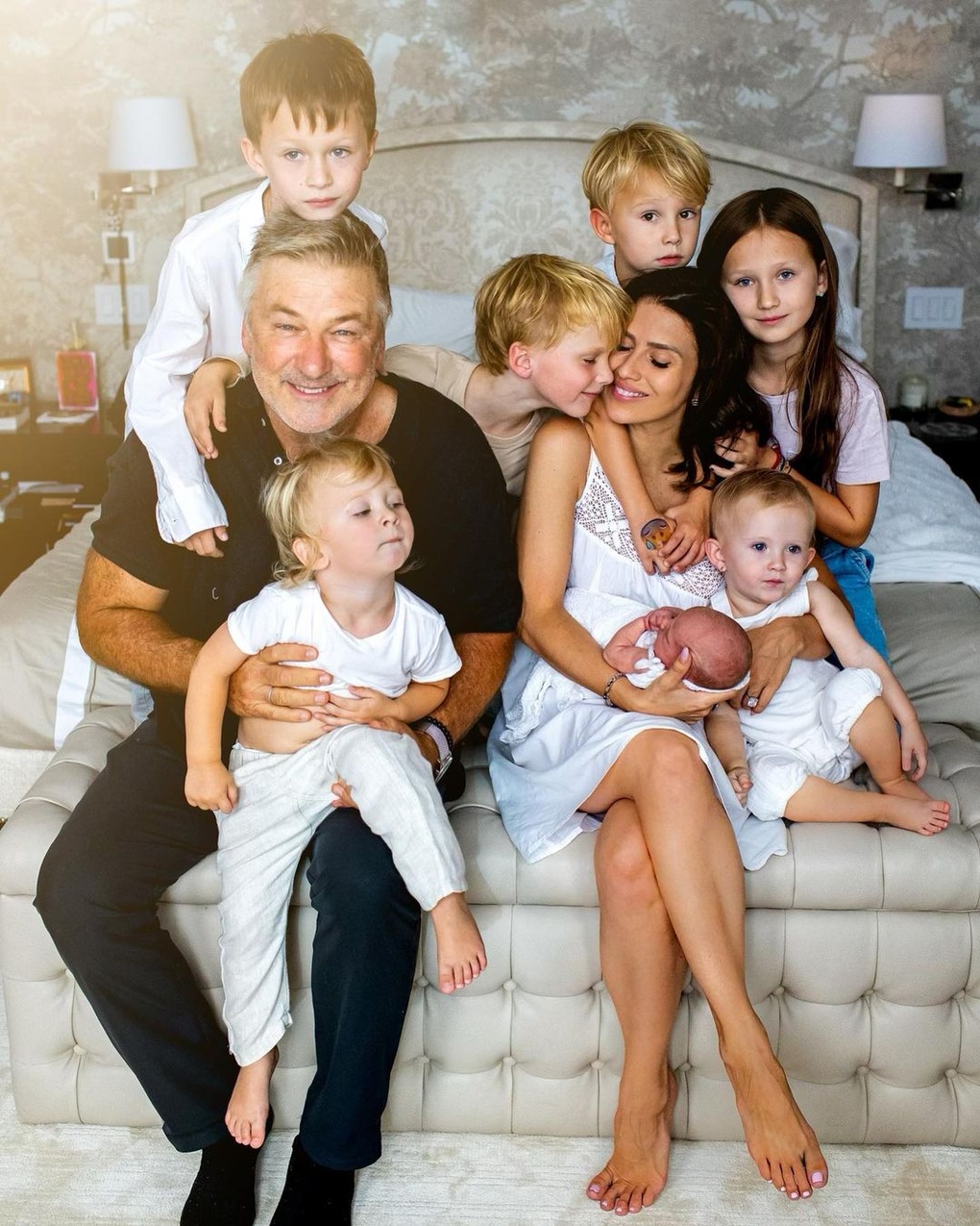 HLV yoga Hilaria Baldwin: Lấy chồng tài tử, sinh 6 con vẫn giữ dáng đẹp - 2 HLV yoga Hilaria Baldwin: Lấy chồng tài tử, sinh 6 con vẫn giữ dáng đẹp - 2