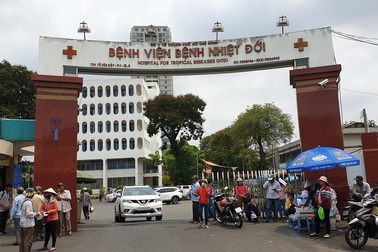 Công an triệu tập thanh niên dùng vật nhọn đâm khiến 10 người điều trị phơi nhiễm HIV