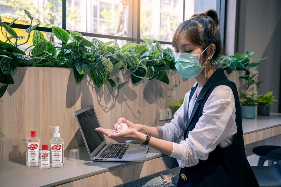 Mách bạn cách “đối đầu” với mầm bệnh nơi công sở - 2 Mách bạn cách “đối đầu” với mầm bệnh nơi công sở - 2