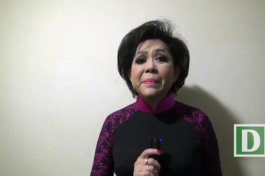 Danh ca Giao Linh xúc động nói lời tri ân khán giả.