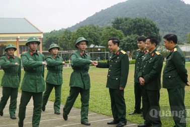 Mẫu mực giữa đời thường