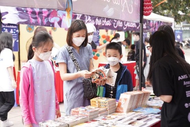 Lan tỏa văn hóa đọc tại hội chợ sách trường Amsterdam