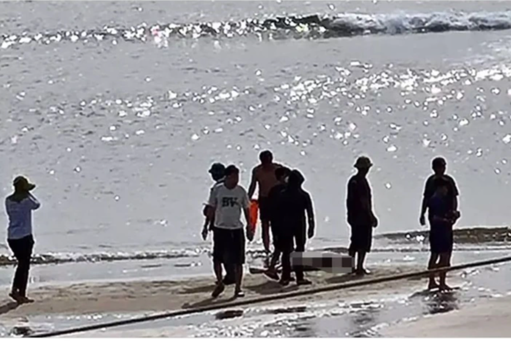 Tìm thấy thi thể cháu bé vụ nhóm du khách Hà Nội gặp nạn ở biển Thiên Cầm - 2 Tìm thấy thi thể cháu bé vụ nhóm du khách Hà Nội gặp nạn ở biển Thiên Cầm - 2