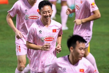 Châu Ngọc Quang đứt dây chằng, lỡ hẹn với đội tuyển Việt Nam