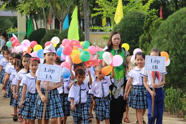 Mẹ “thần đồng” Đỗ Nhật Nam và 5 gợi ý để năm học mới “xuôi chèo mát mái”