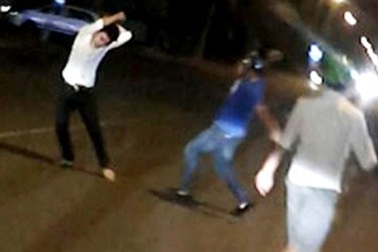 Hỗn chiến trong quán ăn, chủ quán trúng “đá lạc” chết oan