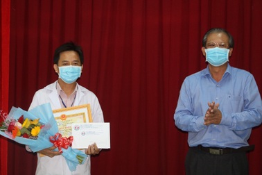 Bác sĩ Đồng Tháp chế tạo robot phục vụ bệnh nhân cách ly