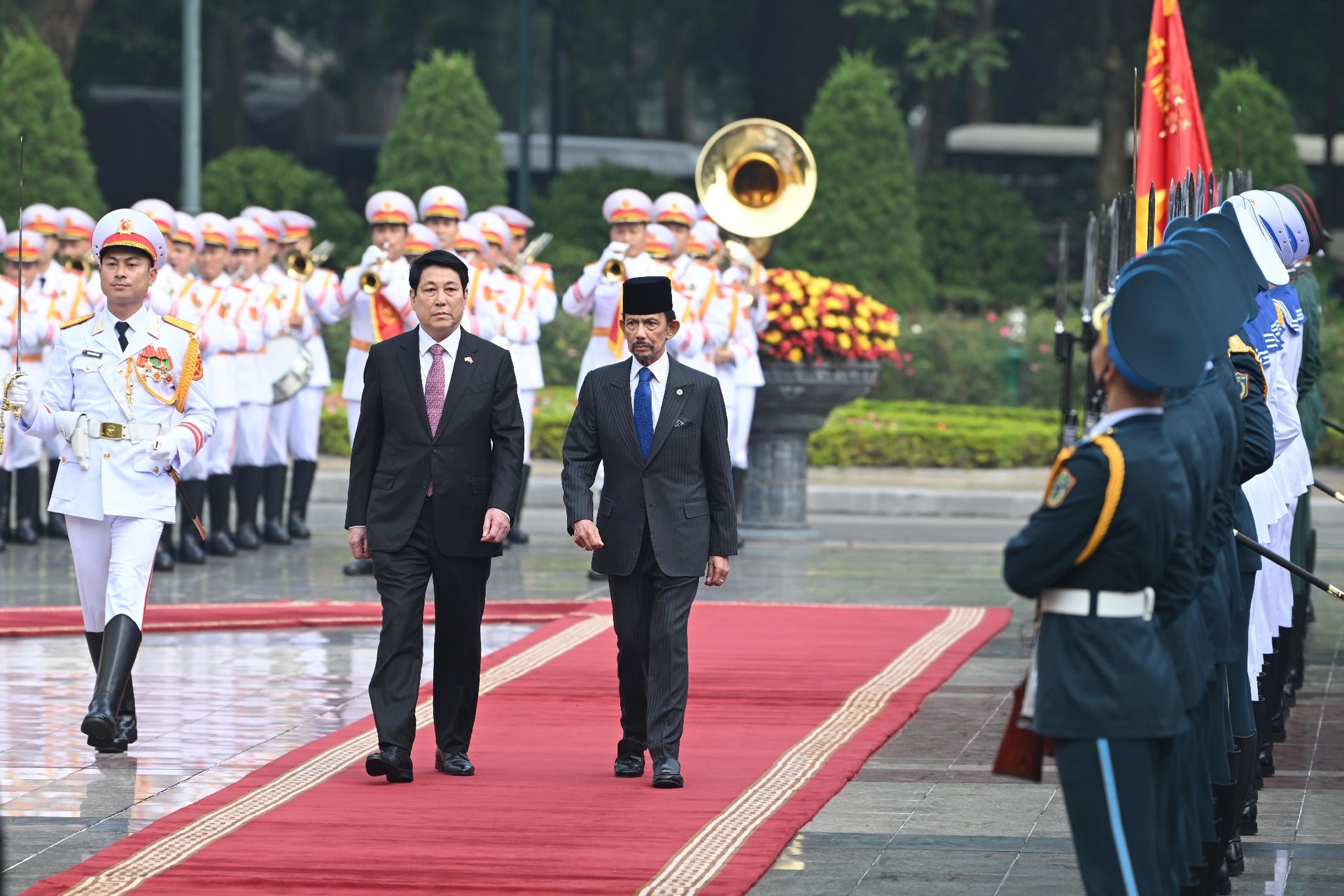 Chủ tịch nước Lương Cường chủ trì lễ đón Quốc vương Brunei thăm Việt Nam - 5