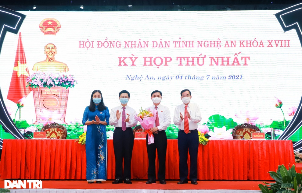 Ông Nguyễn Đức Trung tái đắc cử Chủ tịch UBND tỉnh Nghệ An - 1 Ông Nguyễn Đức Trung tái đắc cử Chủ tịch UBND tỉnh Nghệ An - 1