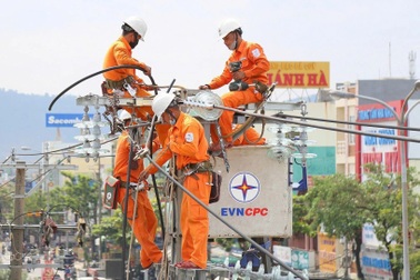 Nắng nóng khiến nhiều hộ gia đình lo chi phí điện sinh hoạt tăng cao