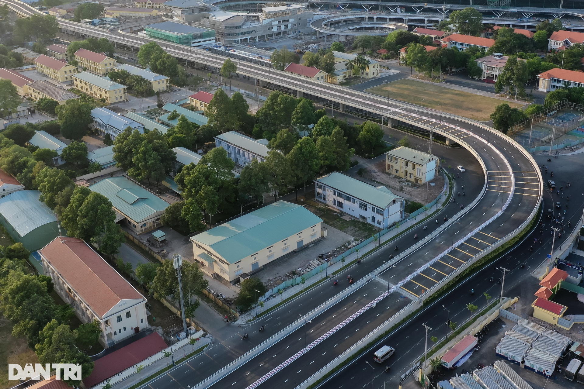 Cầu vượt nhà ga T3 sân bay Tân Sơn Nhất trước ngày thông xe - 8 Cầu vượt nhà ga T3 sân bay Tân Sơn Nhất trước ngày thông xe - 8