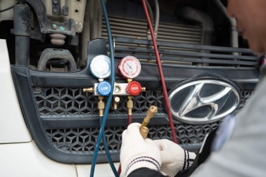 Kỹ sư Hyundai chăm sóc xe tải, xe khách miễn phí tại Việt Nam