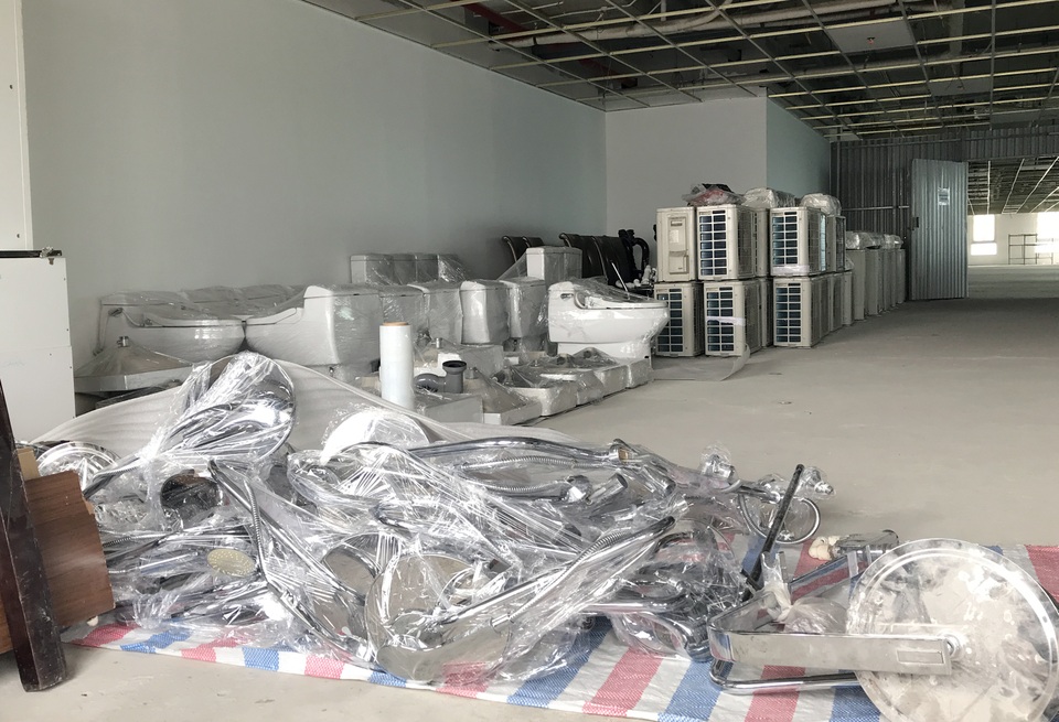 Bên trong tòa nhà 8B Lê Trực sau 5 năm lặc lè với việc cắt ngọn - 12 Bên trong tòa nhà 8B Lê Trực sau 5 năm lặc lè với việc cắt ngọn - 12