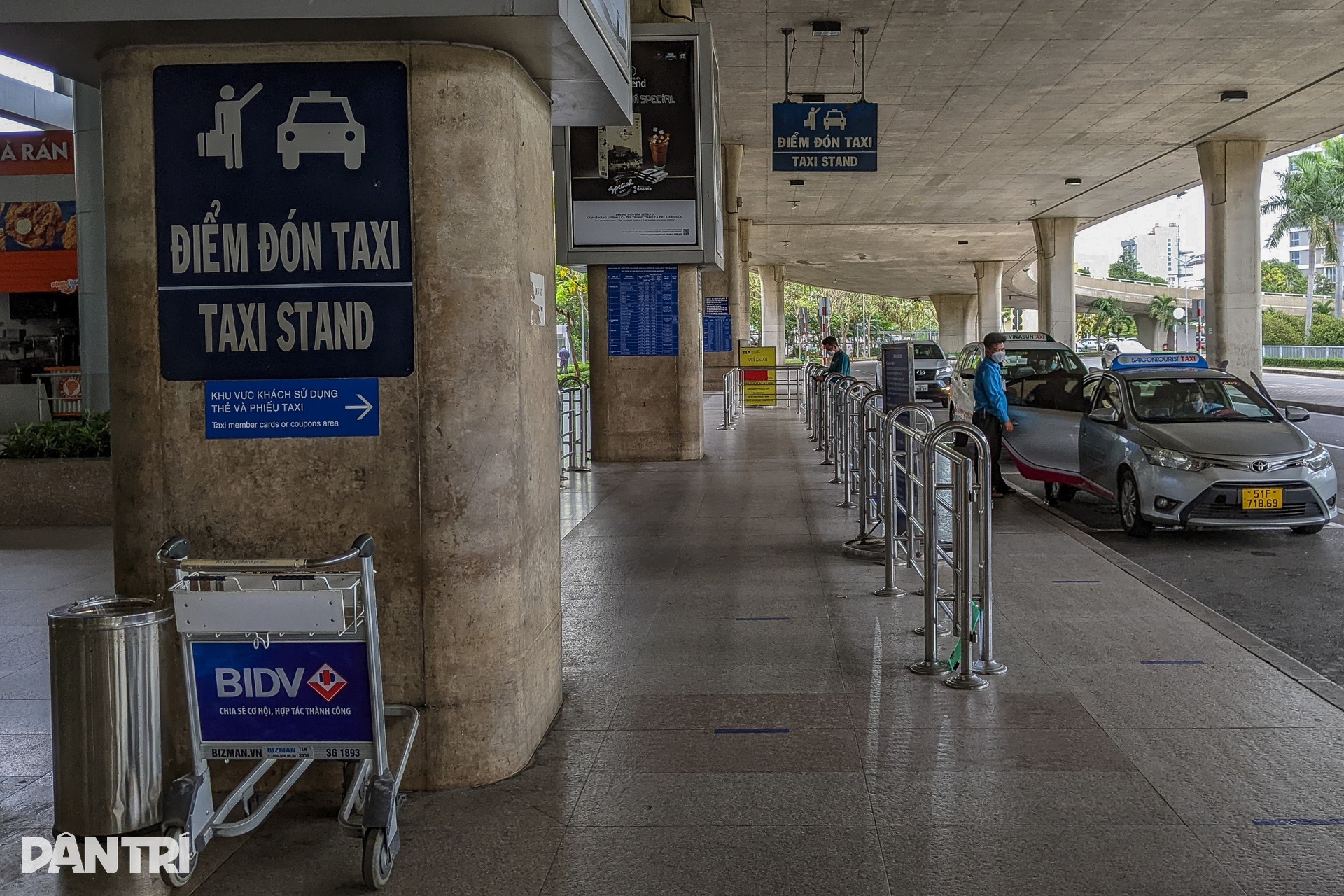 Nhà ga quốc tế sân bay Tân Sơn Nhất nhếch nhác không tưởng - 13 Nhà ga quốc tế sân bay Tân Sơn Nhất nhếch nhác không tưởng - 13