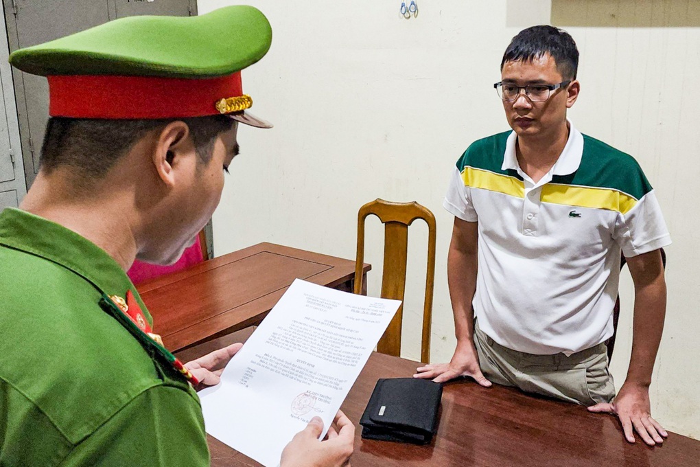 Lập công ty để buôn lậu hàng tấn thuốc bắc từ Trung Quốc vào Việt Nam - 1 Lập công ty để buôn lậu hàng tấn thuốc bắc từ Trung Quốc vào Việt Nam - 1