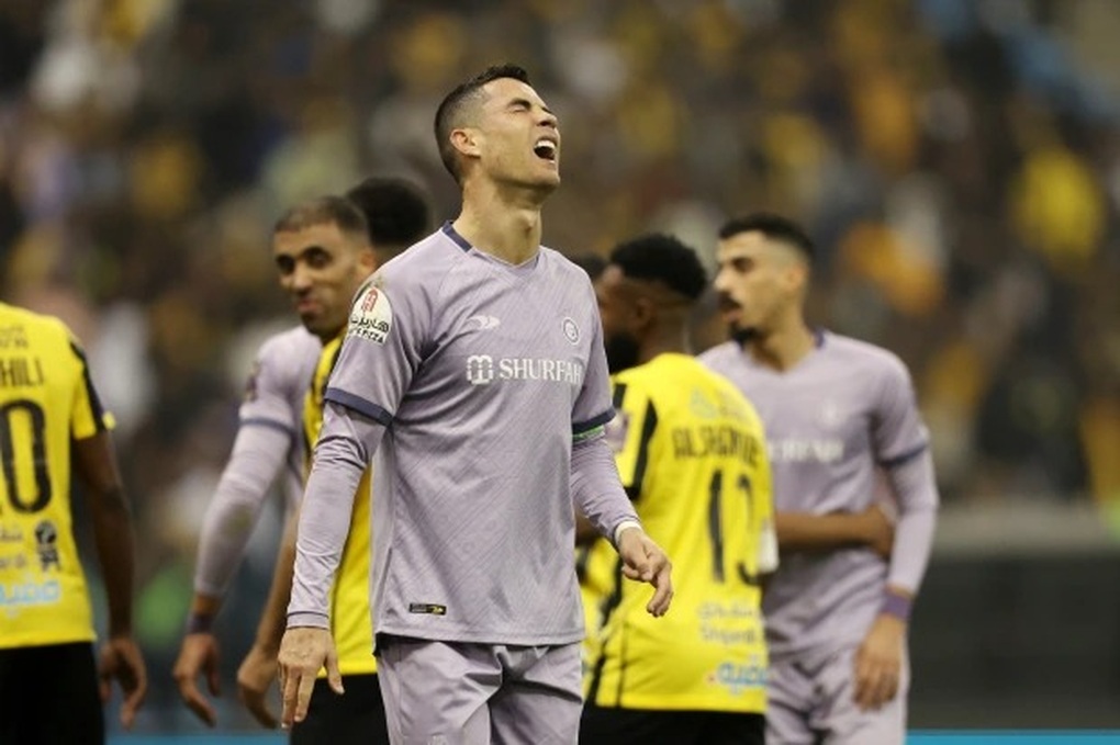 Al Nassr bị loại ở Siêu Cup Saudi Arabia, Ronaldo dính chấn thương - 2 Al Nassr bị loại ở Siêu Cup Saudi Arabia, Ronaldo dính chấn thương - 2