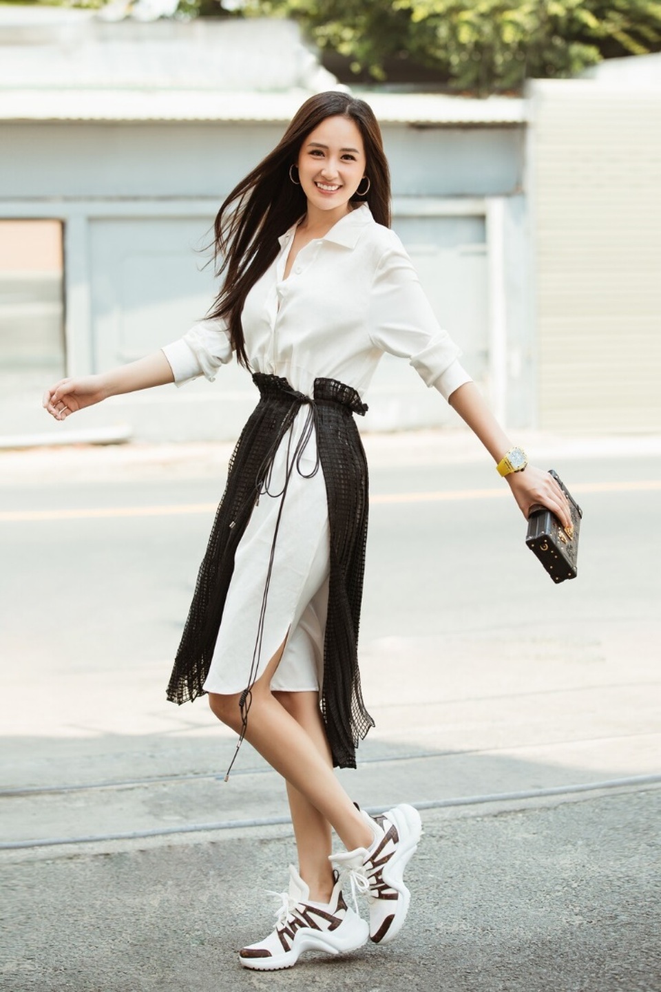 Tóc Tiên, Ngọc Trinh táo bạo với trang phục xẻ ngực - 5