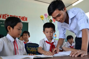 Thầy giáo Nguyễn Ngọc Hạ: Người neo chữ ở Trường Sa