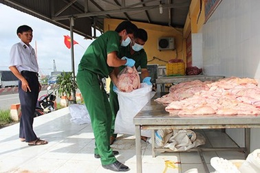 Tiêu hủy 180kg mỡ heo không đảm bảo vệ sinh
