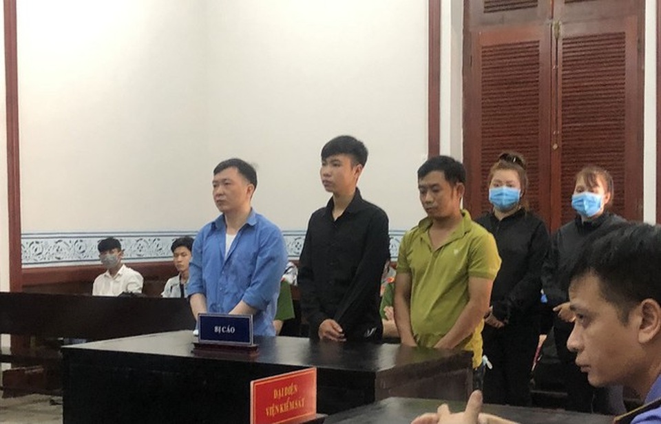 Hai phụ nữ bị nhóm cho vay nặng lãi cướp tài sản - 1