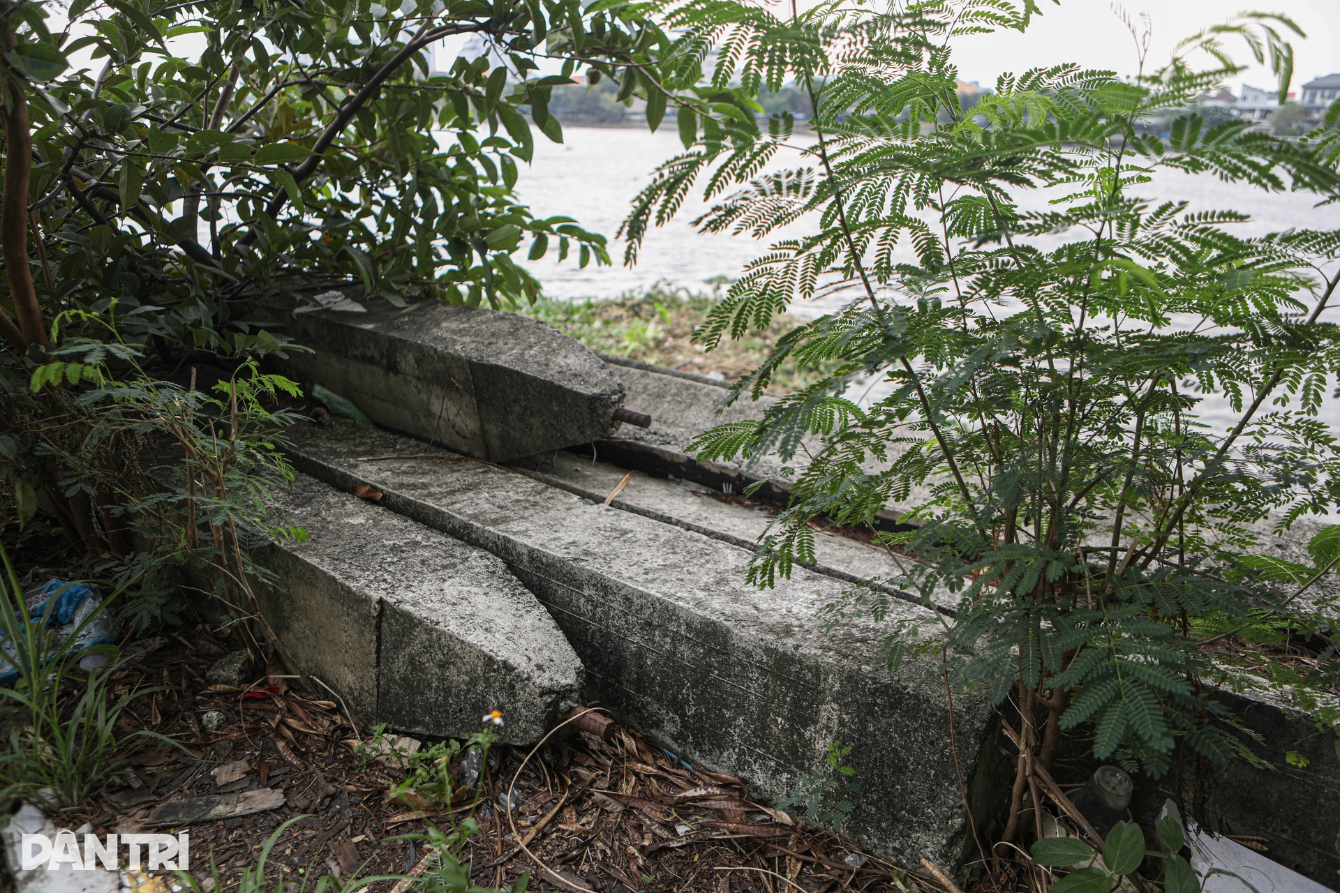 Toàn cảnh công trường dự án chống sạt lở bán đảo Thanh Đa sắp bị thanh tra - 3 Toàn cảnh công trường dự án chống sạt lở bán đảo Thanh Đa sắp bị thanh tra - 3