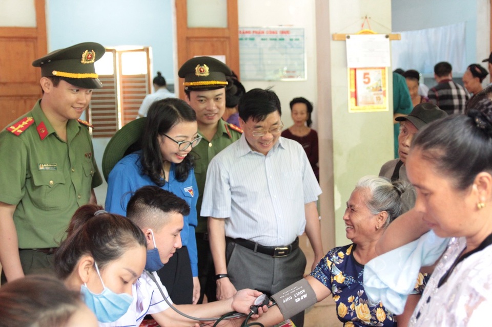 Tỉnh đoàn Nghệ An ra quân tình nguyện ở biên giới Việt - Lào - 9 Tỉnh đoàn Nghệ An ra quân tình nguyện ở biên giới Việt - Lào - 9