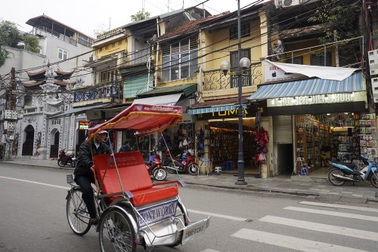 Nhà cổ Hà Nội hiện lên rõ ràng trong ngày vắng đầu năm