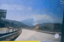 Nữ tài xế điều khiển ô tô chạy ngược chiều cao tốc Nội Bài - Lào Cai