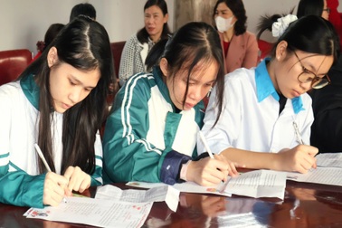 Lễ khai bút đầu xuân ở vùng đất quê hương bà chúa thơ Nôm