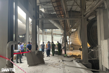 Hiện trường vụ tai nạn khiến 7 công nhân tử vong ở Yên Bái