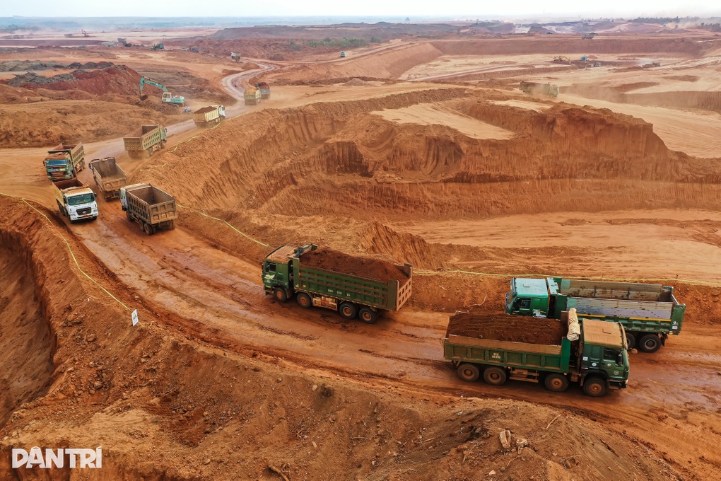 Khó dùng đất đá dôi dư từ sân bay Long Thành để xây cao tốc - 2 Khó dùng đất đá dôi dư từ sân bay Long Thành để xây cao tốc - 2